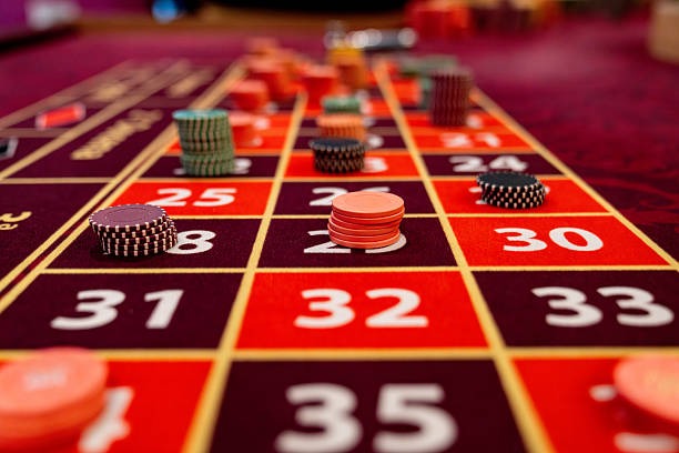 iwantogel mobile app home screen showing sports, casino, and esports categories
